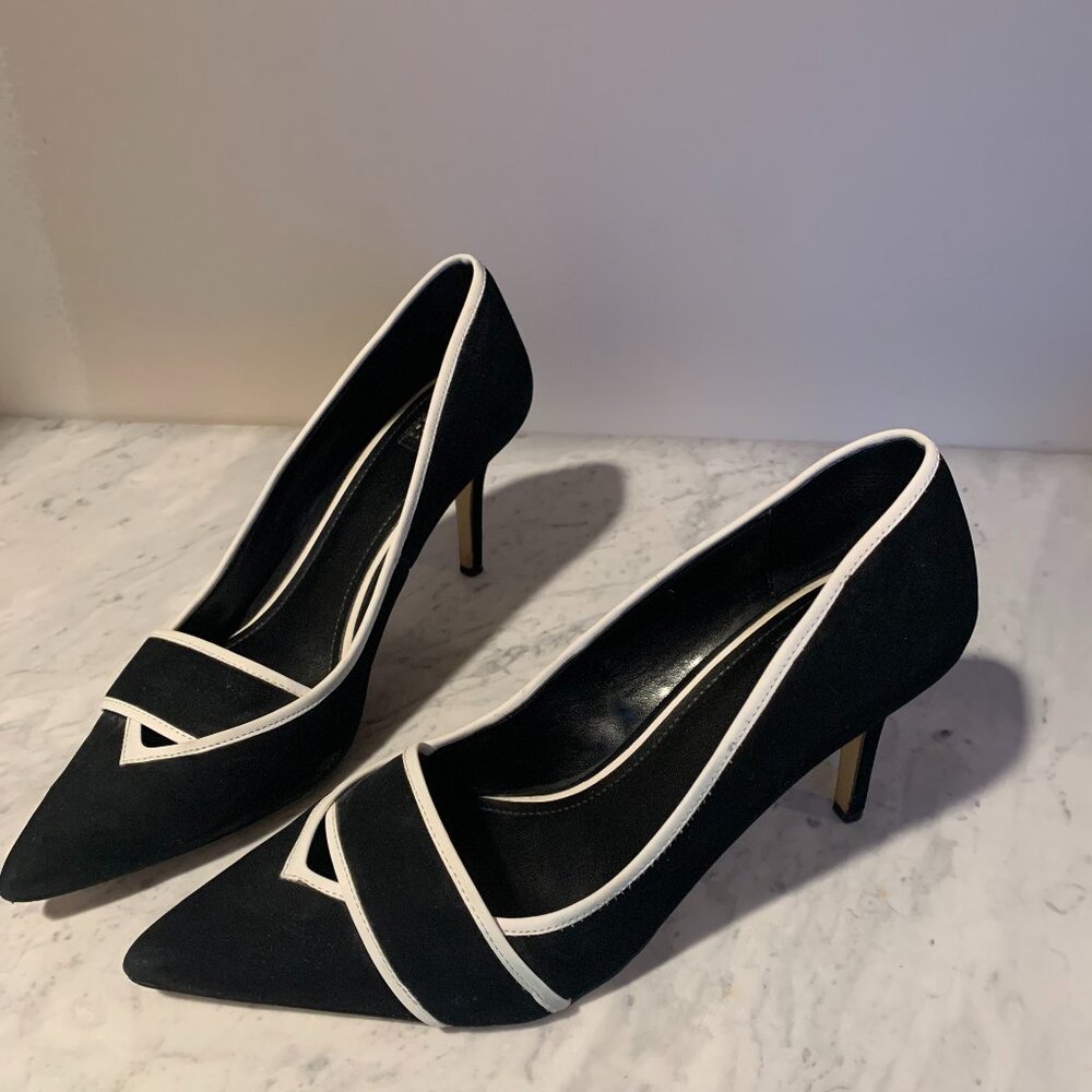 White House Black Market Hayden Pump Size 9.5